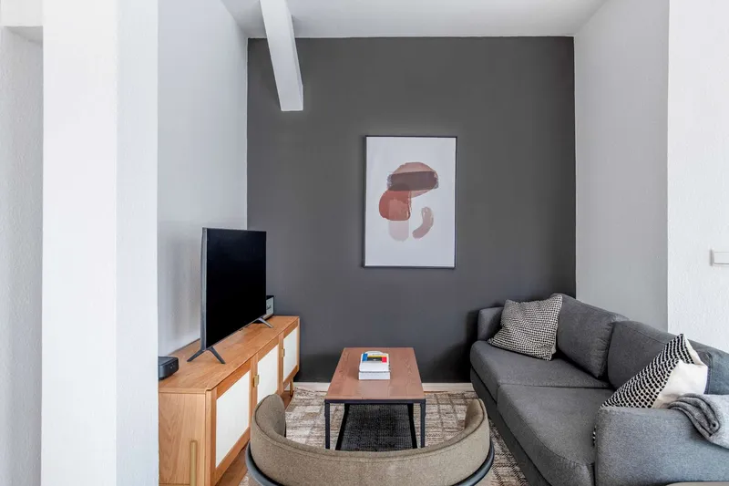 Charmante 3-Zimmer Wohnung in Friedrichshain - voll möbliert — photo 1